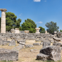 http://pireh.univ-paris1.fr/patrimoine/images/olympie/Olympie_-_Temple_de_Zeus.jpg