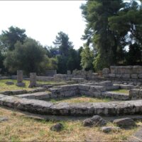 http://pireh.univ-paris1.fr/patrimoine/images/olympie/Olympia_-_Council_house_Bouleuterion.jpg