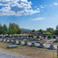 http://pireh.univ-paris1.fr/patrimoine/images/olympie/Olympie_-_Léonidaion.jpg