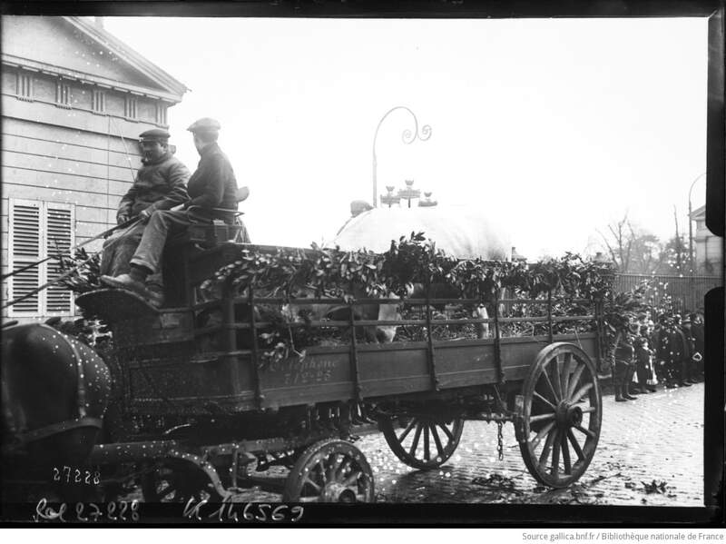 27-2-1913_Mi-Carême_cortège_du_boeuf-gras_[...]Agence_Rol_btv1b69241089.jpeg