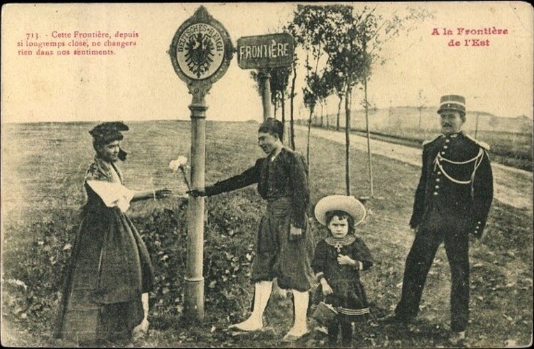 Poteau de la nouvelle frontière franco-allemande